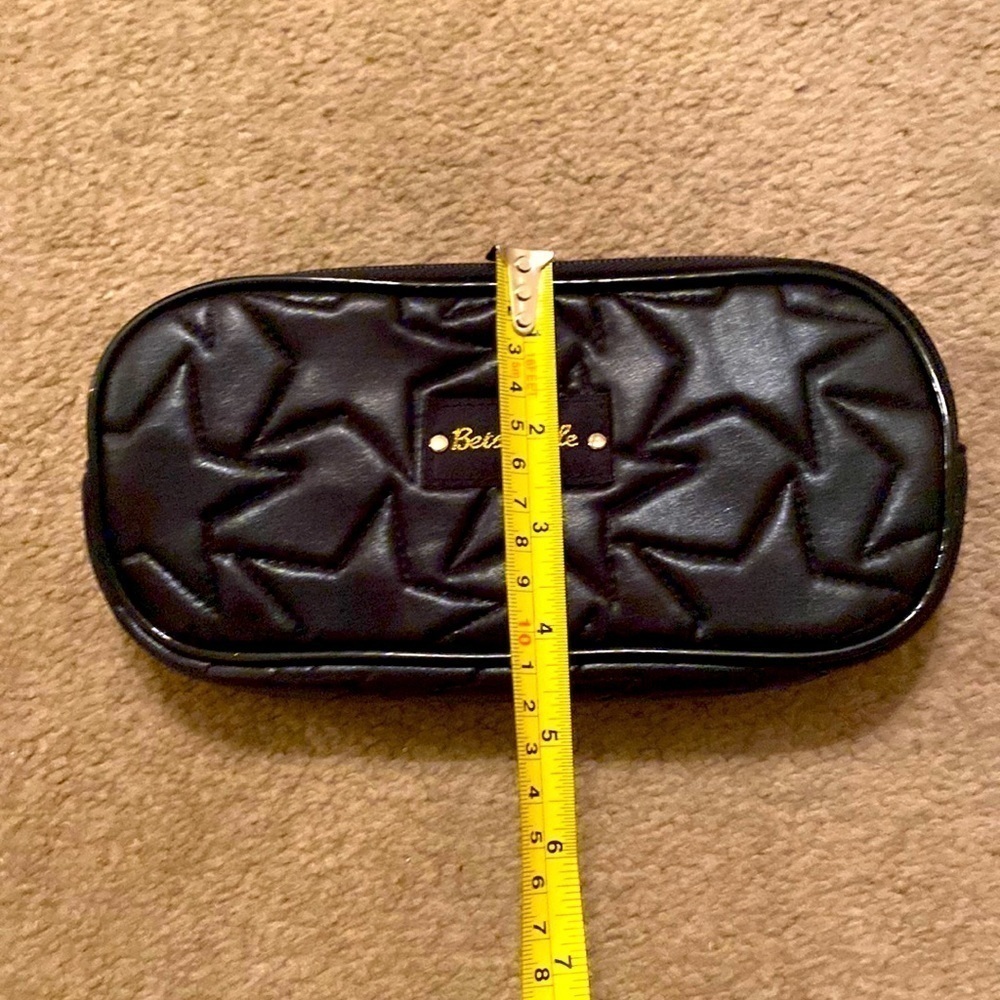 EUC Betsey Johnson  Besteyville, Black, Star Makeup Bag - Picture 4 of 8